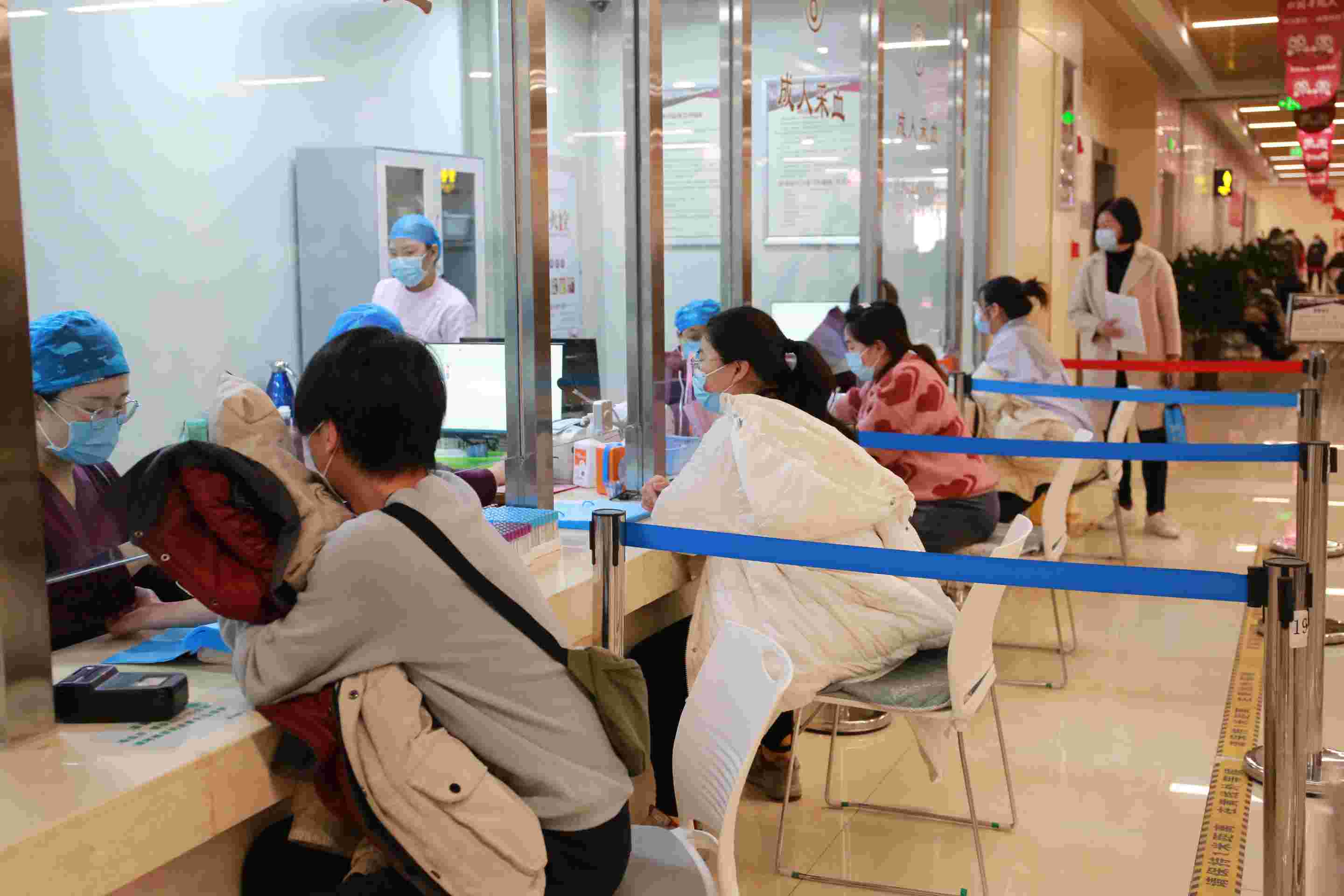 我院百万医疗惠民活动盛大启幕：活动异常火爆，市民一致称赞！